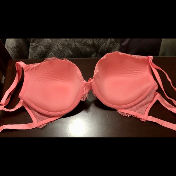 ❌SOLD❌ VS Bra, coral color, 34DD. - Picture 3 of 8